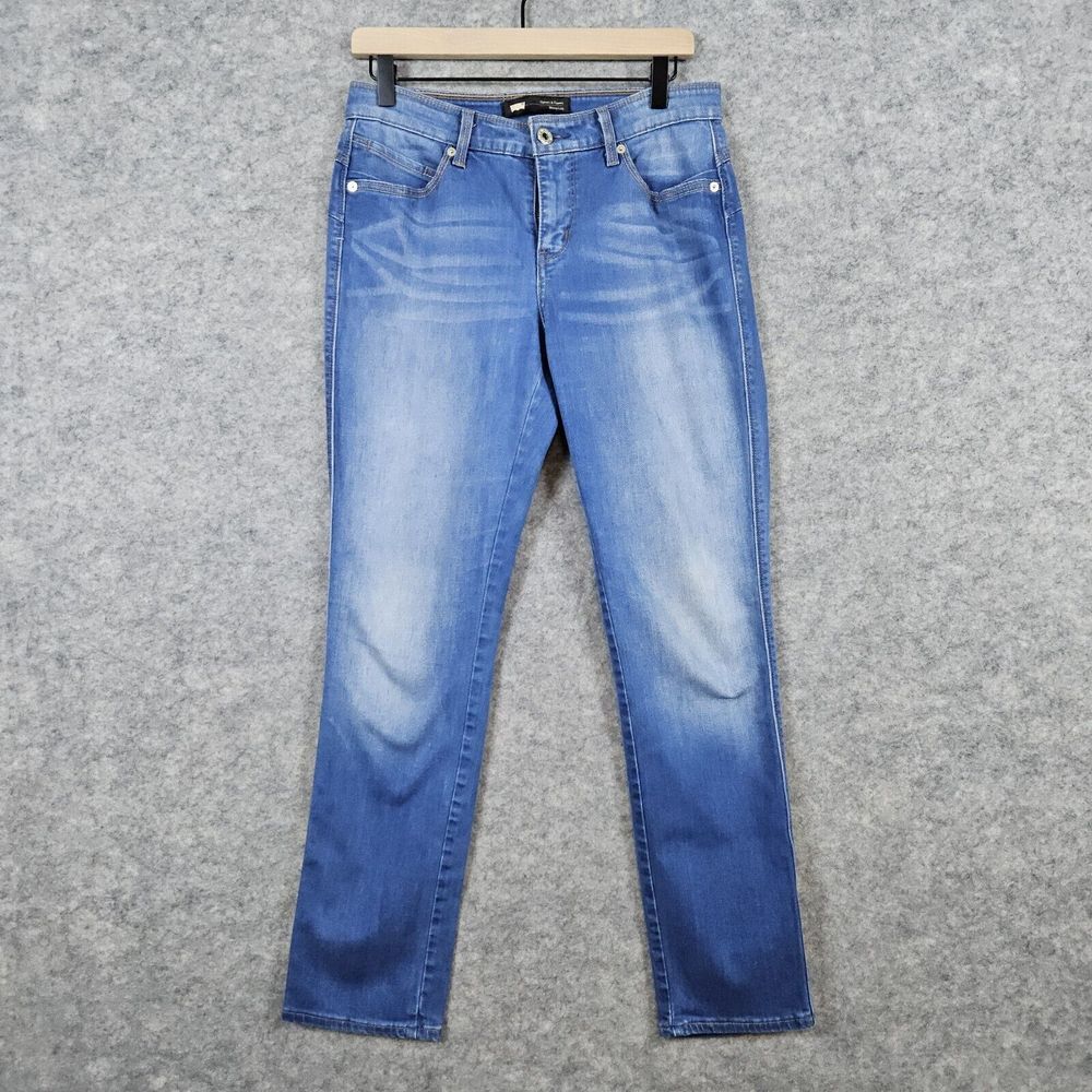 Levi Strauss Flatters & Flaunts Women's Skinny Leg 29x32 ACTUAL 30x30 Blue Jeans